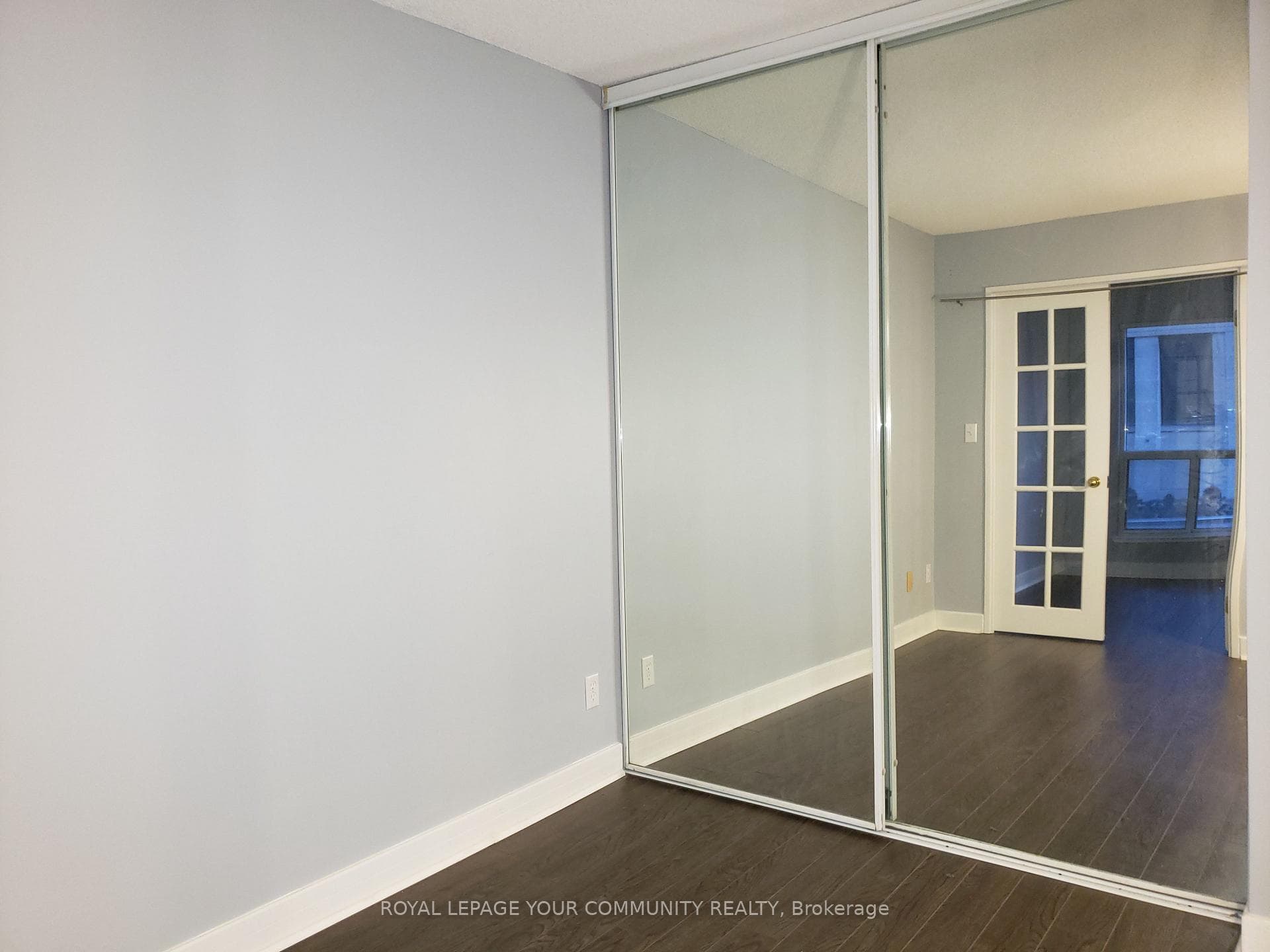 7 Carlton Street Unit 1409 photo 6