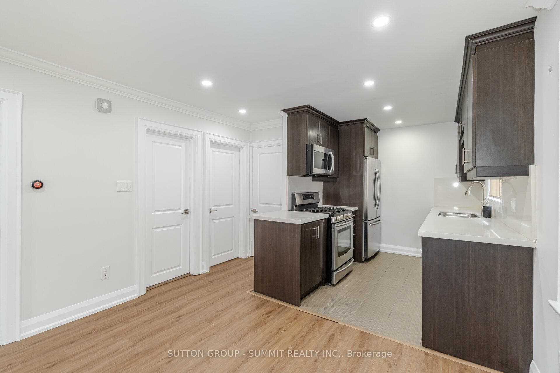 52 Troy Street photo 17