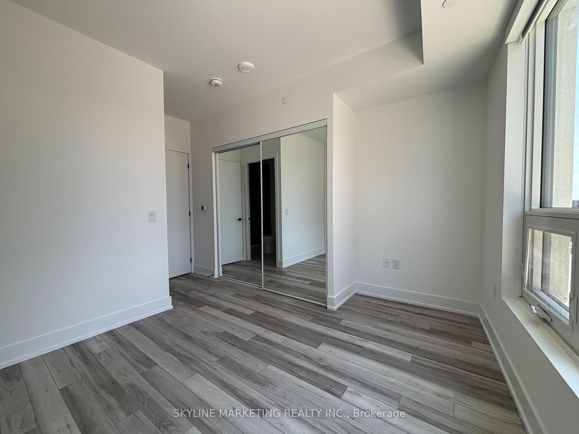 2450 Old Bronte Road Unit 345 photo 11