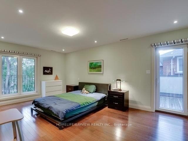 45 Aldershot Crescent photo 13