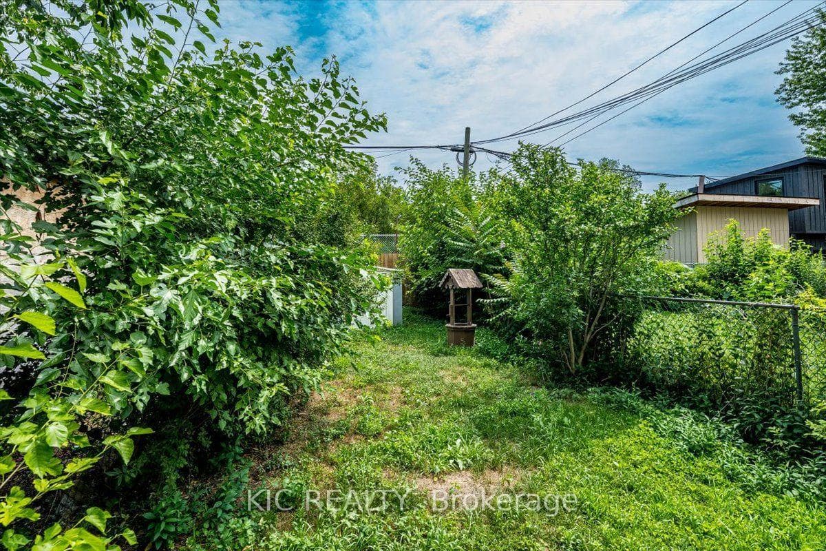 145 Boultbee Avenue photo 38