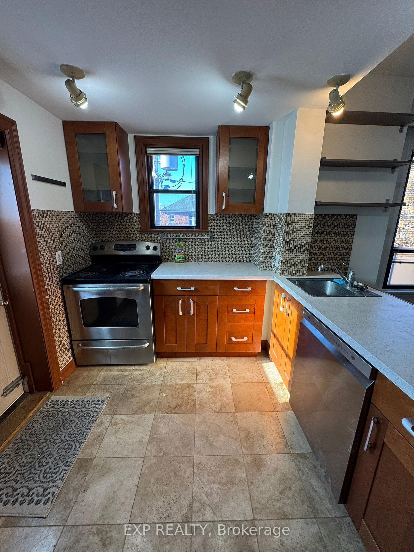 677 Durie Street Unit 2 photo 13