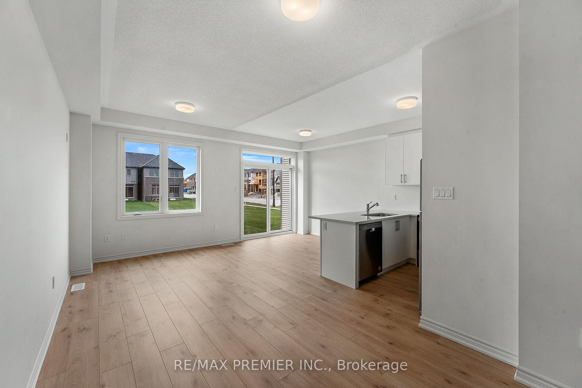 535 Worden Street photo 13