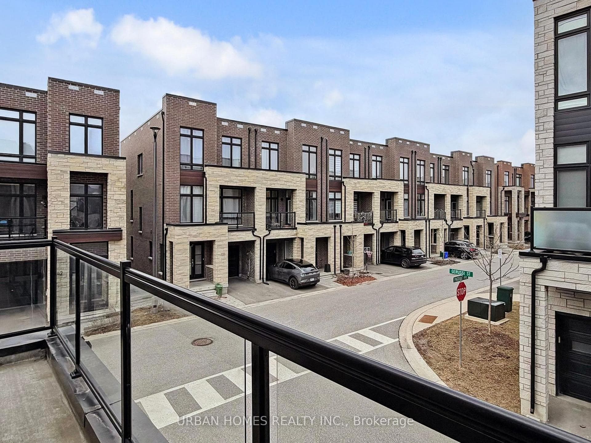 41 Gerussi Street photo 34