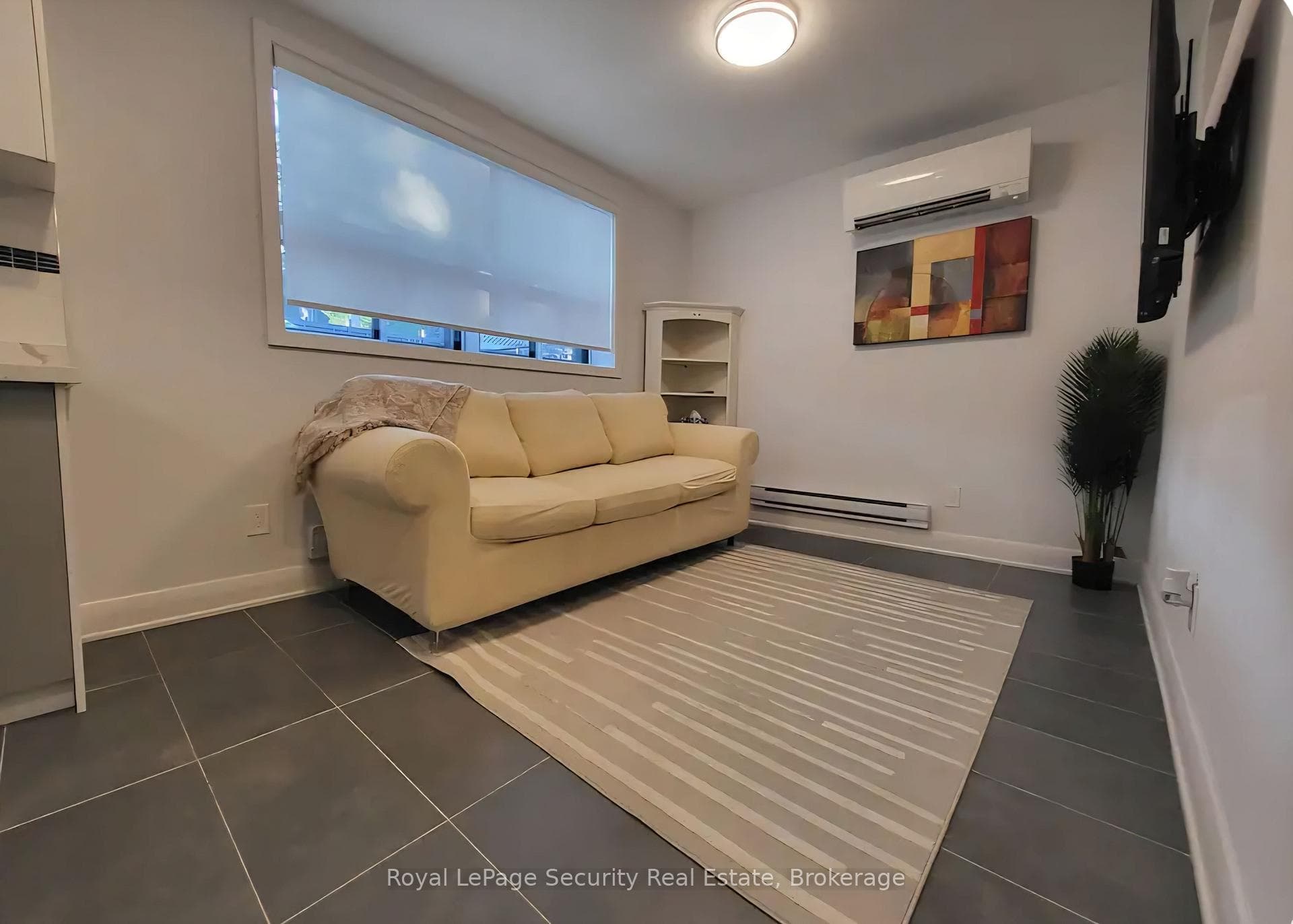 328 Lakeshore Road Unit 2 photo 12
