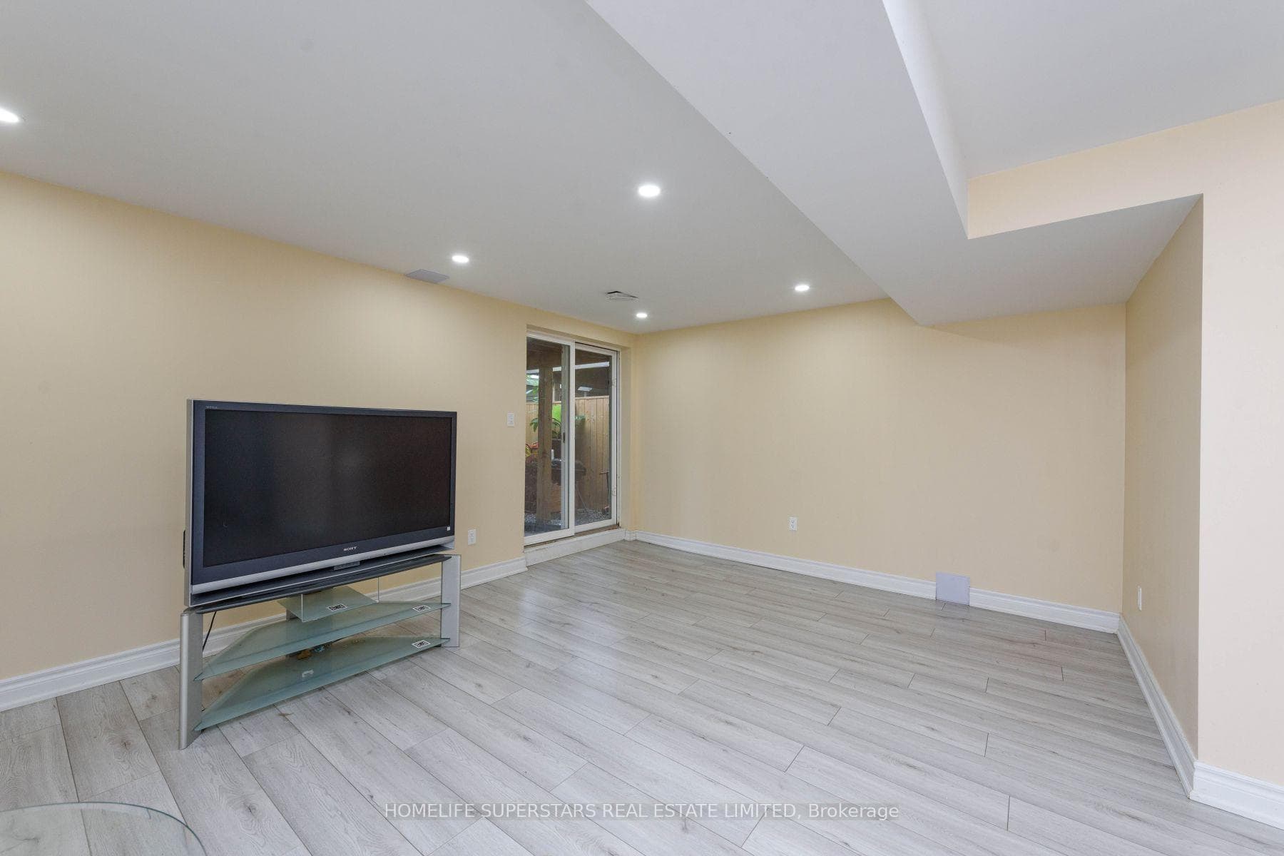 59 Thames Way photo 31