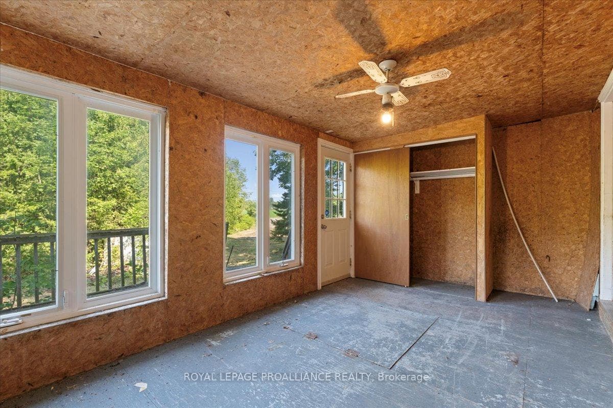 3863 Springbrook Road photo 4