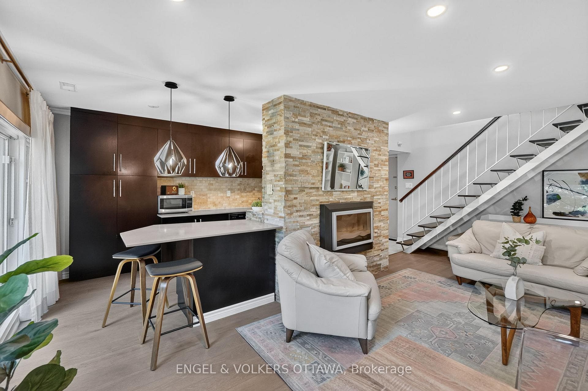 12 CORKSTOWN Road Unit 119 photo 4