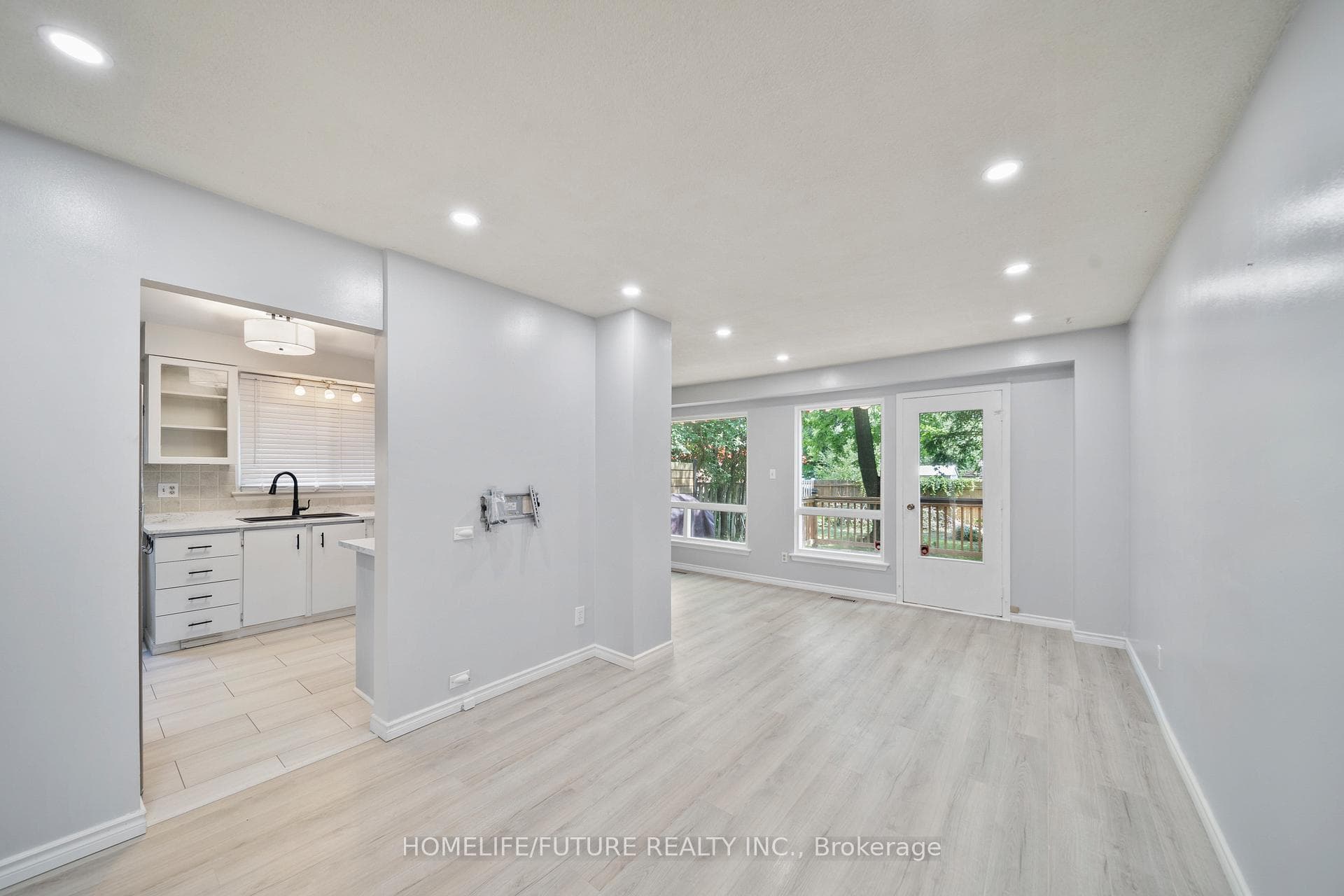 201 Ormond Drive photo 5