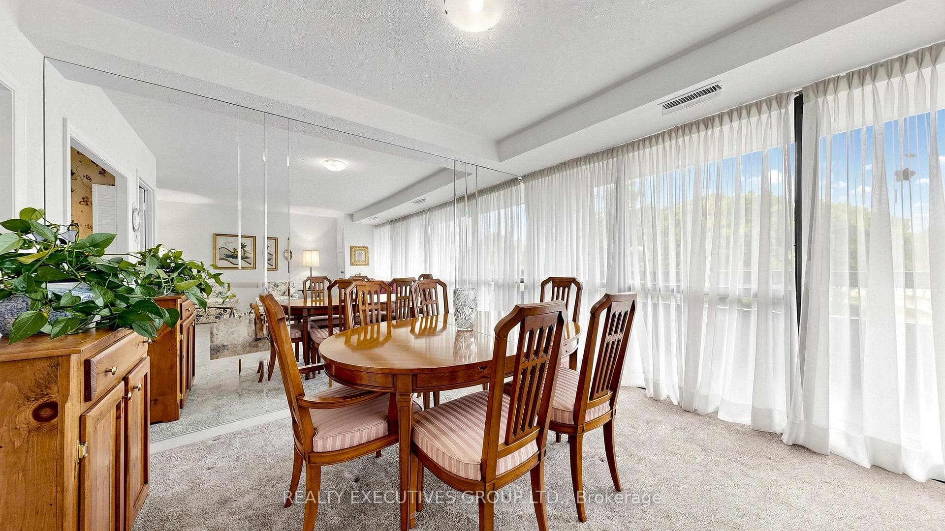 8111 Yonge Street Unit 206 photo 7