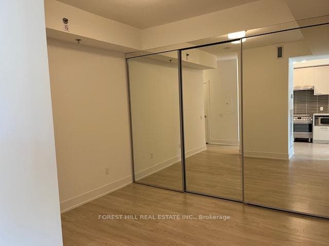 310 Tweedsmuir Avenue Unit 401 photo 14