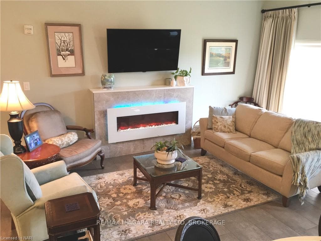 8111 FOREST GLEN Drive Unit 127 photo 5