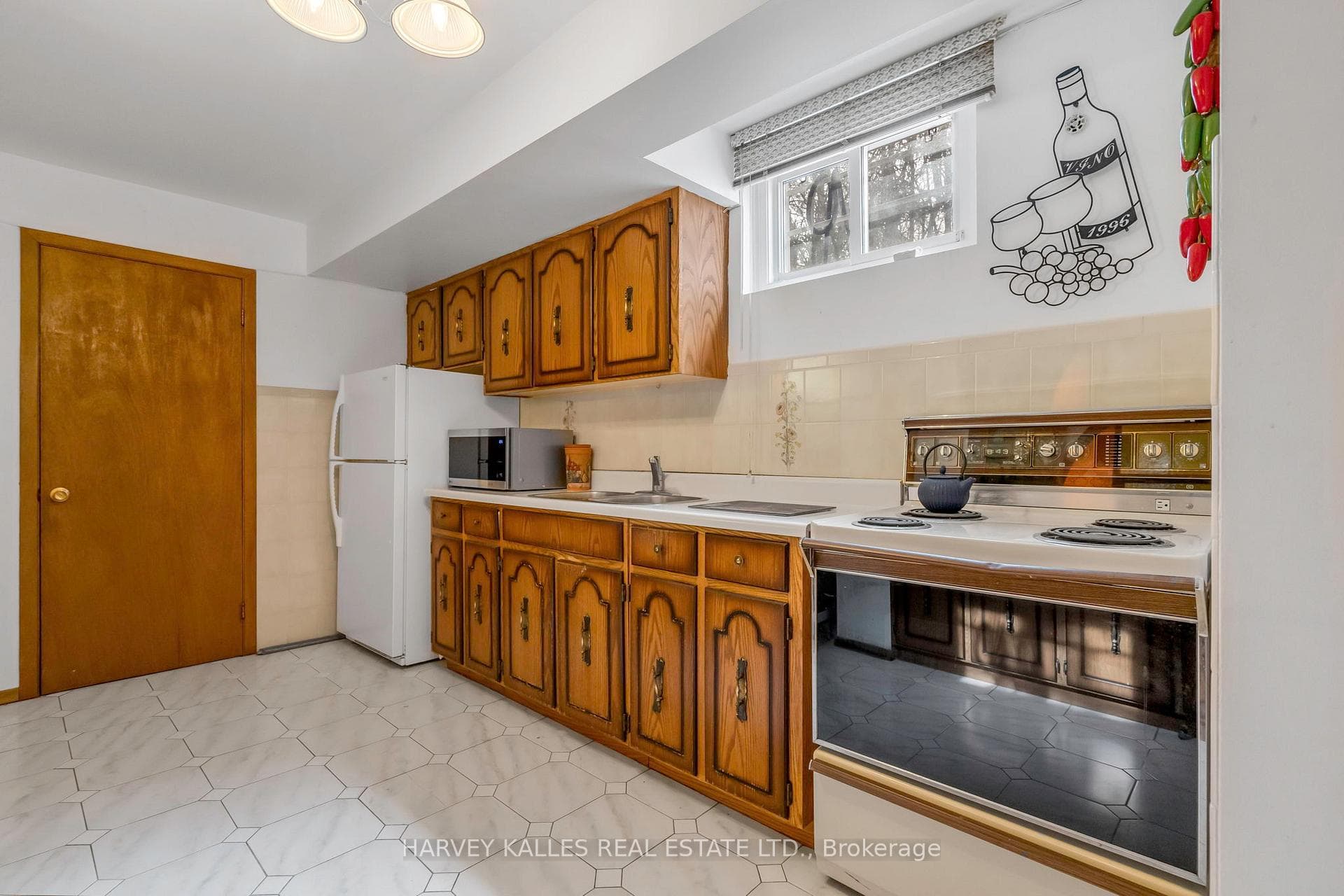 Massive Kitchenette