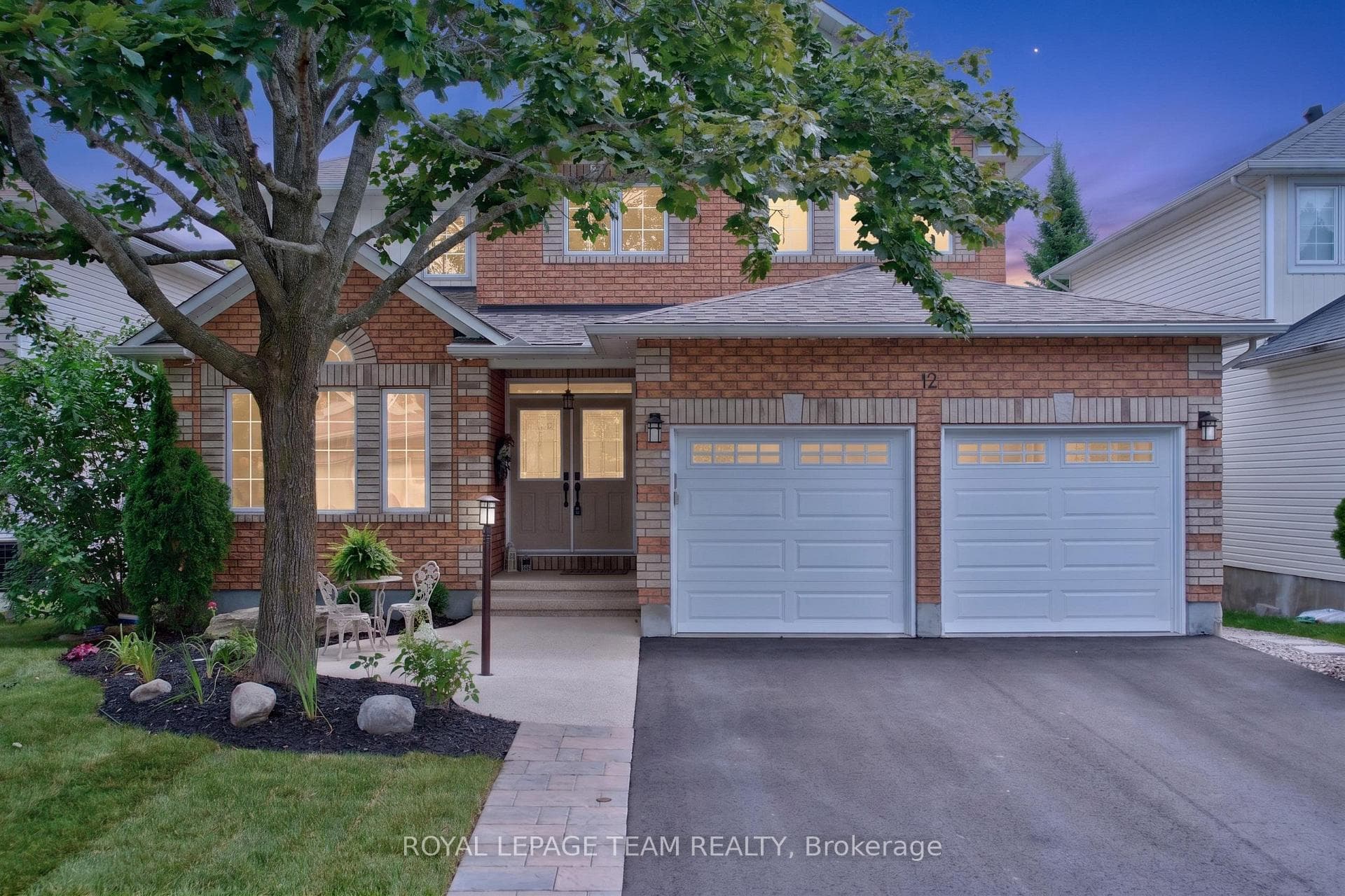 12 Forillon Crescent photo 4