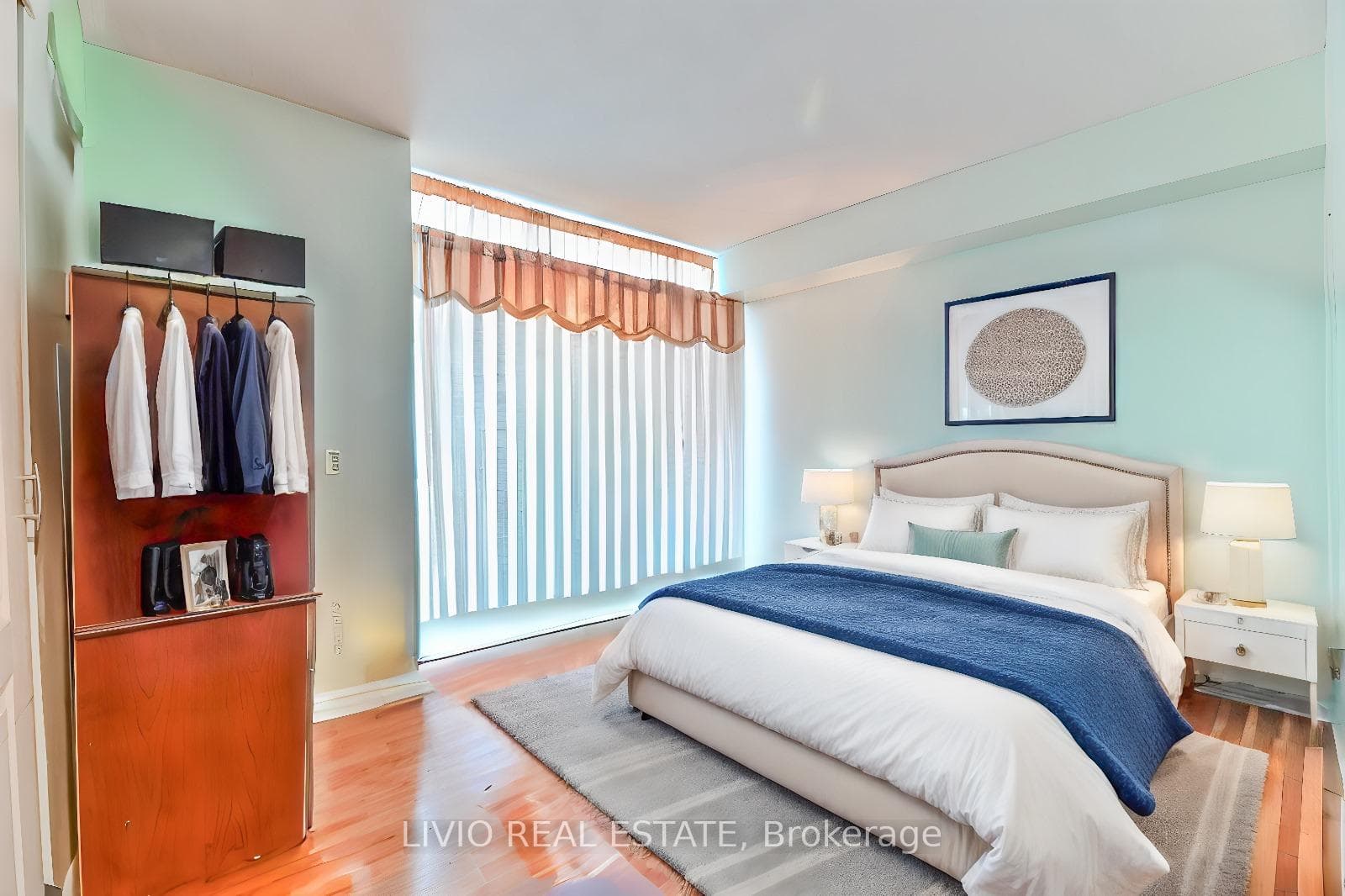 2470 Eglinton Avenue Unit 706 photo 3