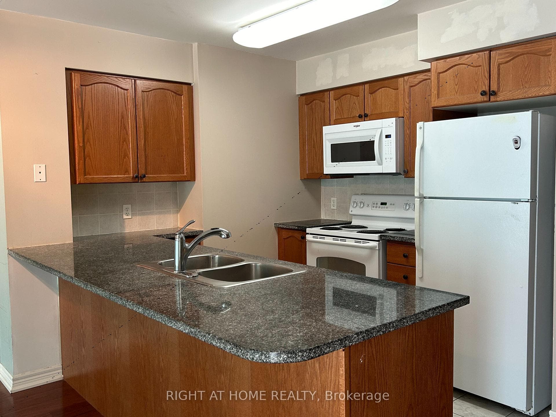 30 Grand Trunk Crescent Unit 1515 photo 5