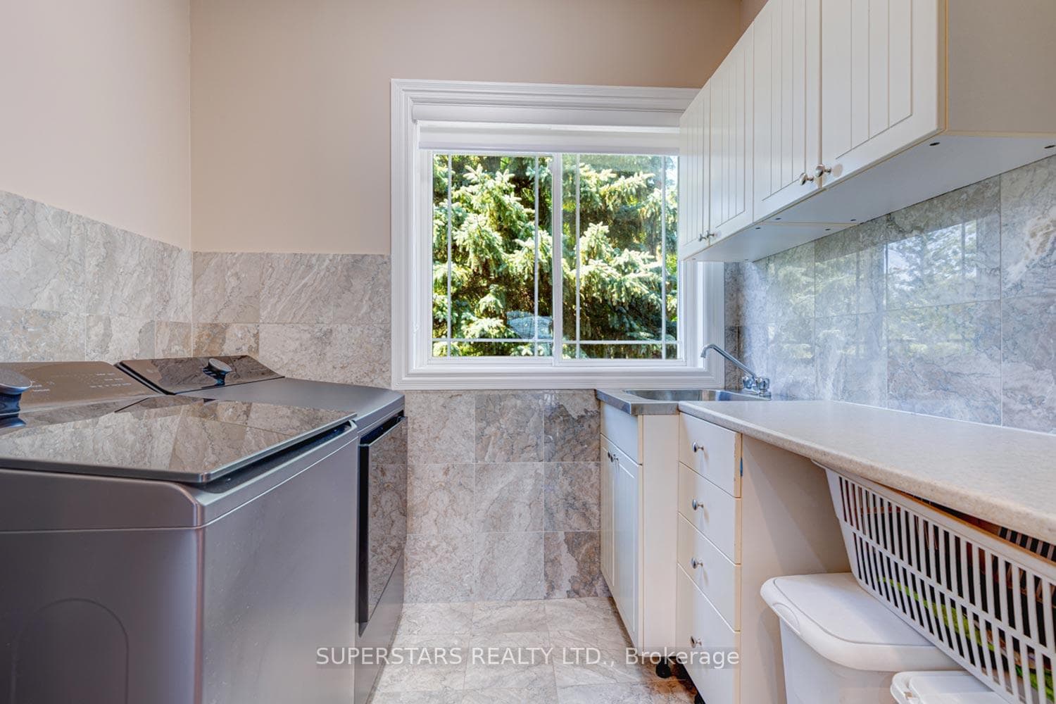 43 Hughson Drive photo 35