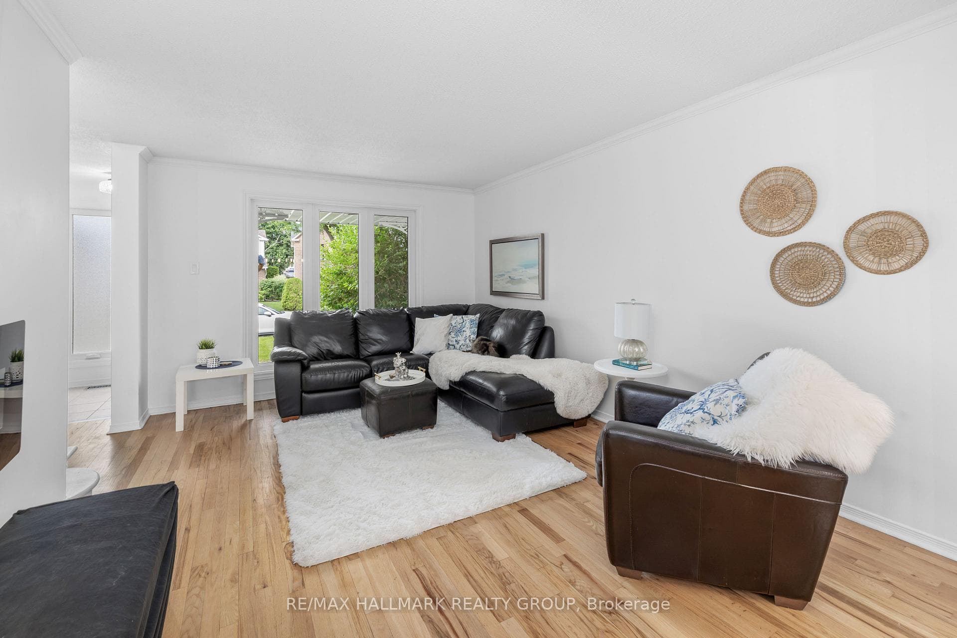 652 Thicket Way photo 9