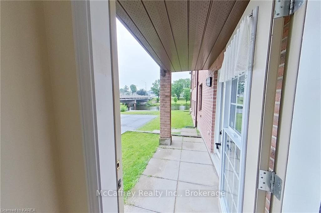 7 CENTRE Street Unit 102 photo 22