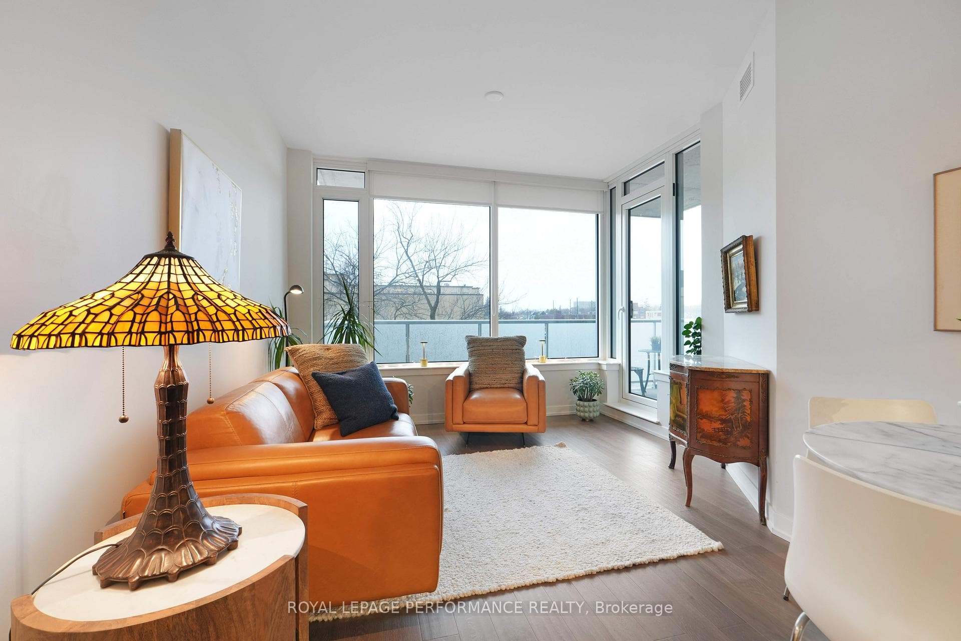 570 De Mazenod Avenue Unit 301 photo 8