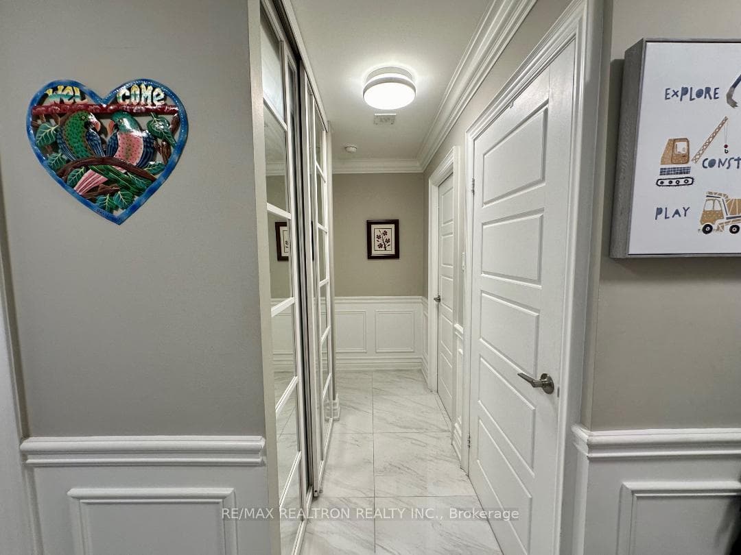 7440 Bathurst Street Unit 1108 photo 8