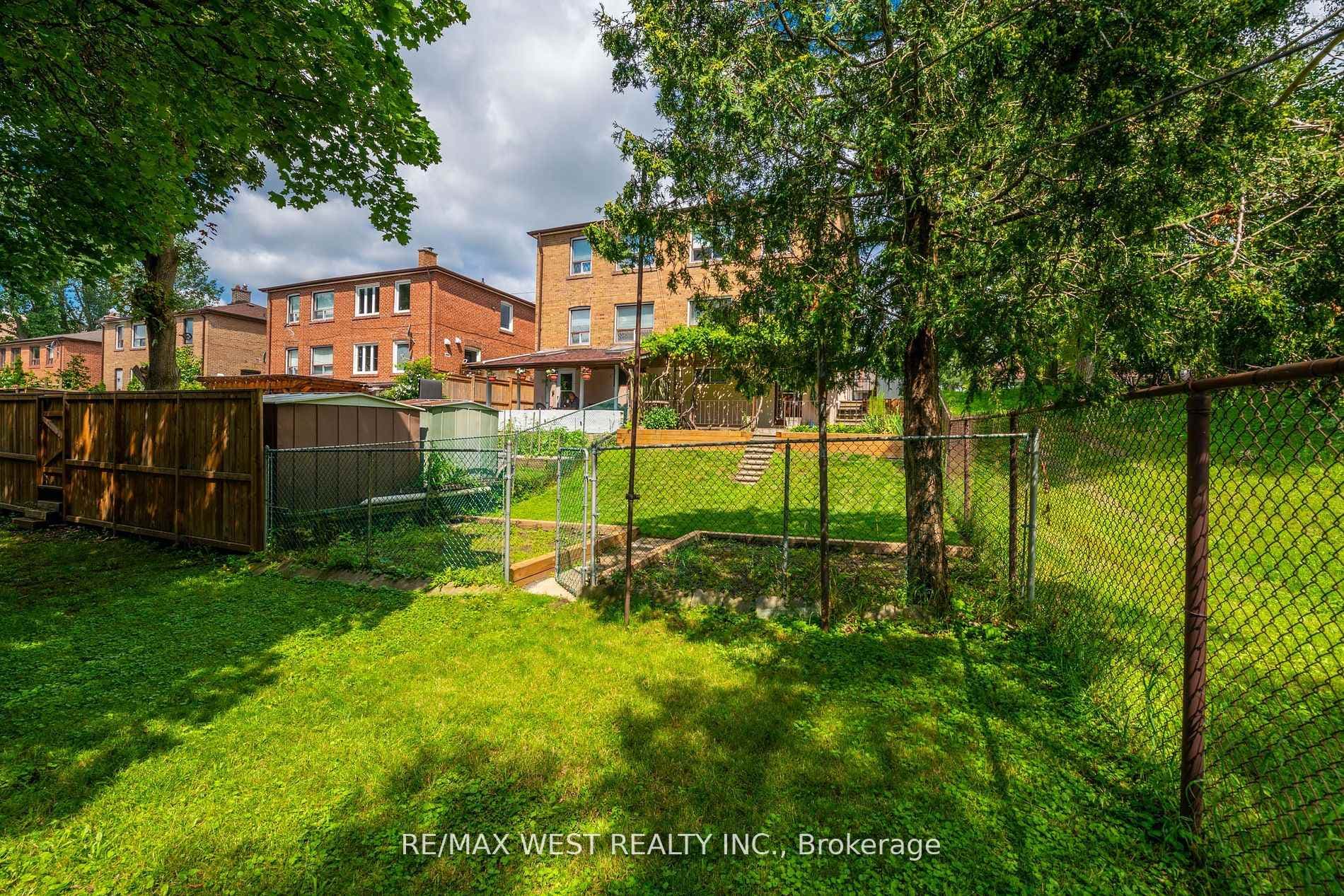 83 East Drive photo 39
