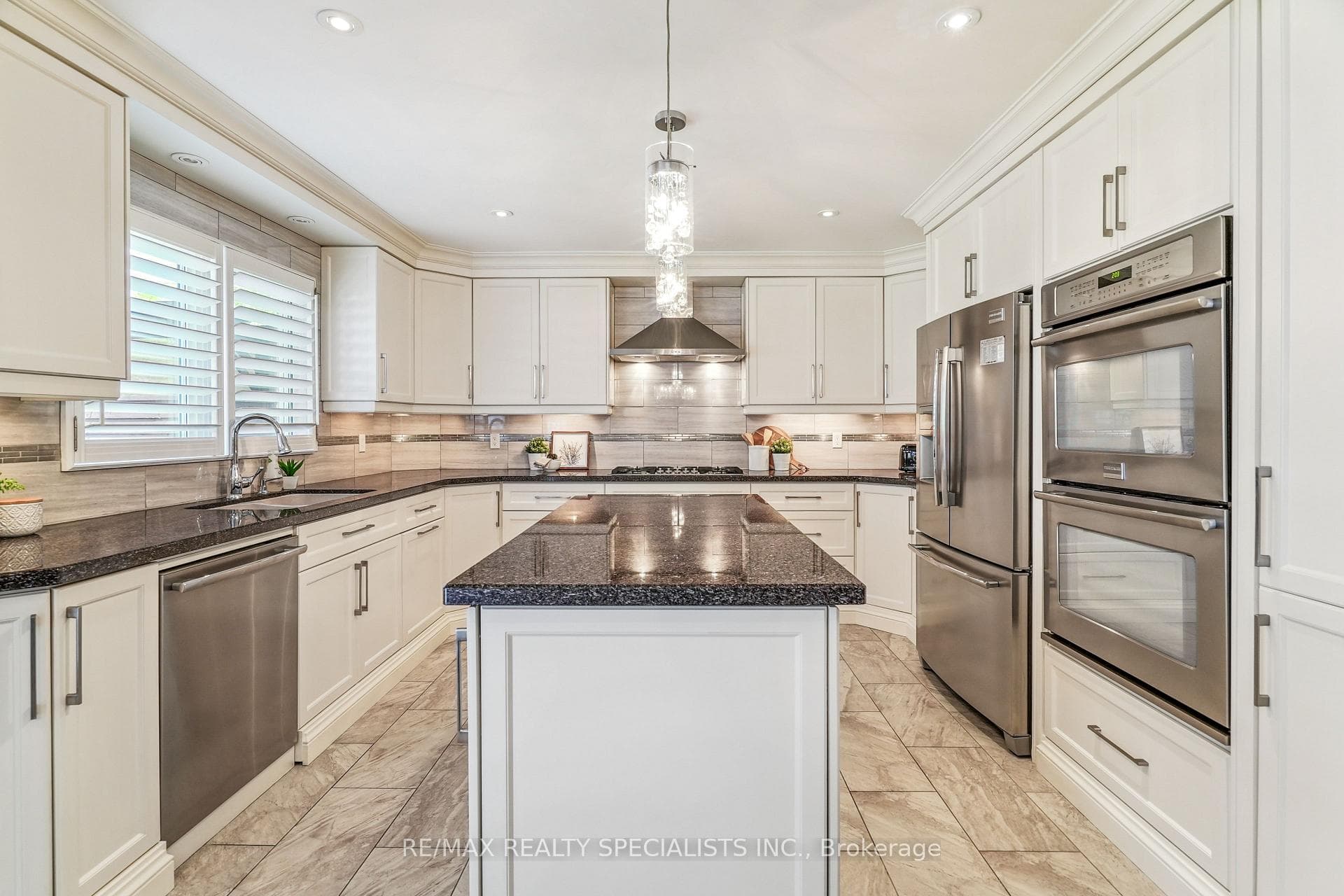 2064 Schoolmaster Circle photo 17