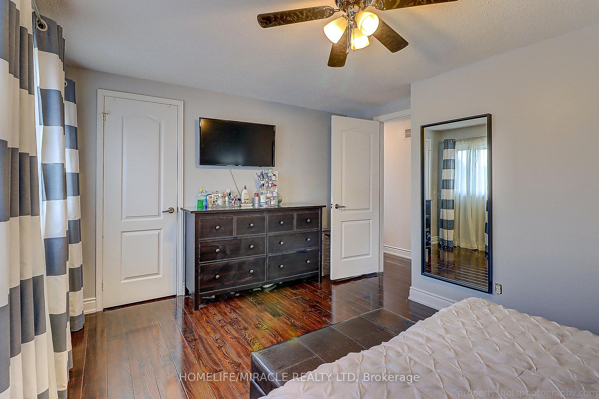 114 Martindale Crescent photo 11