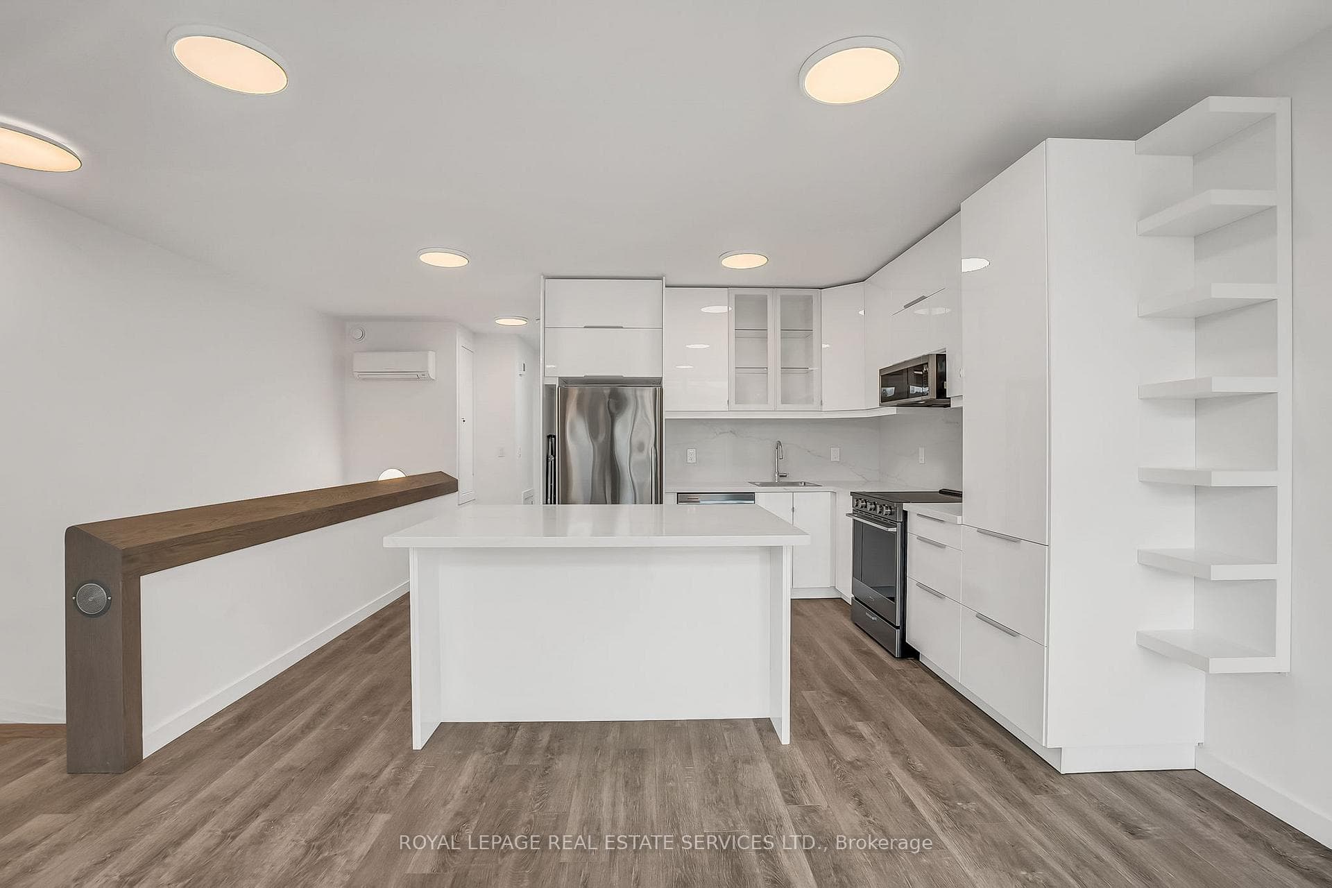 439 Winona Drive Unit C photo 18
