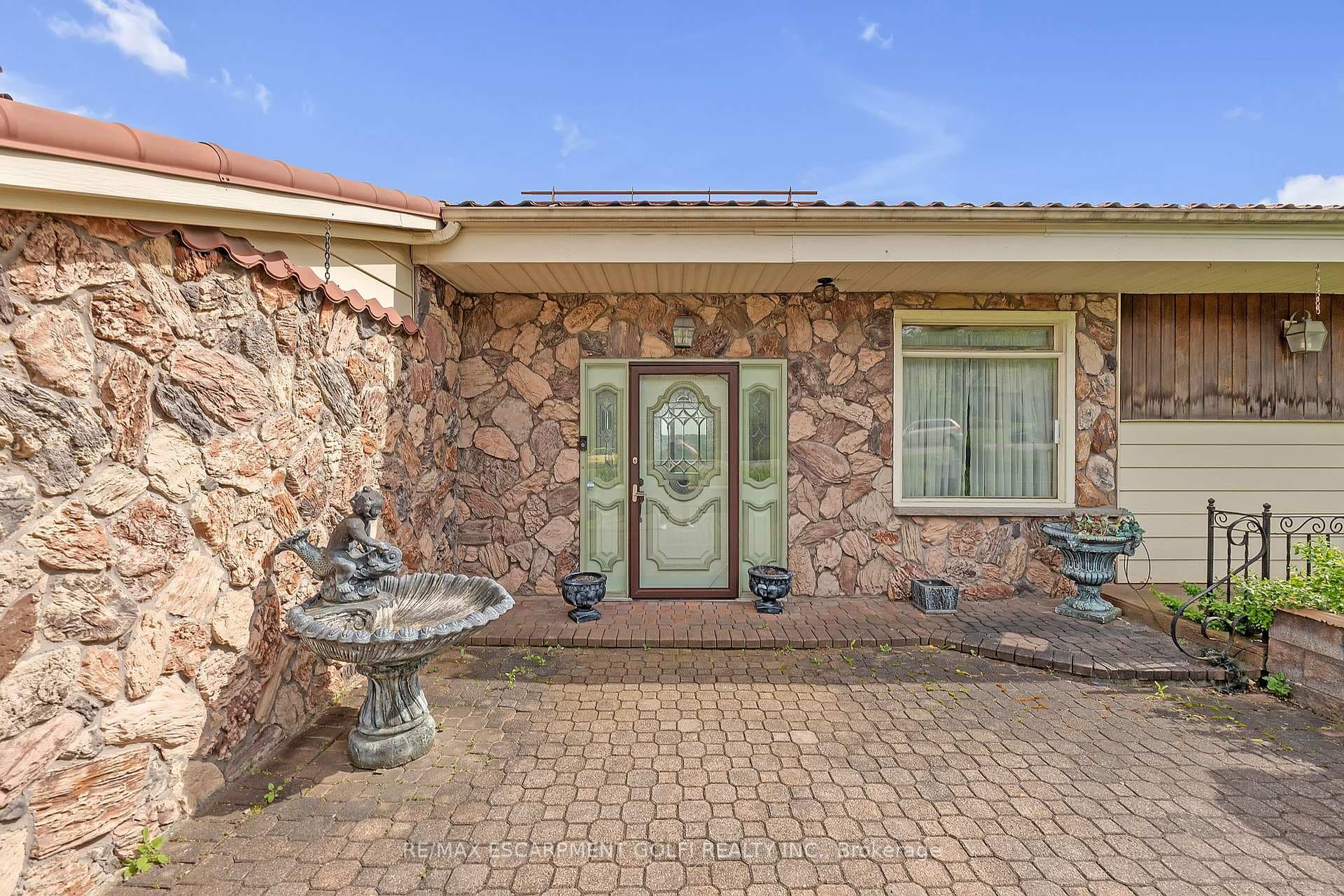 86 Maple Avenue photo 6