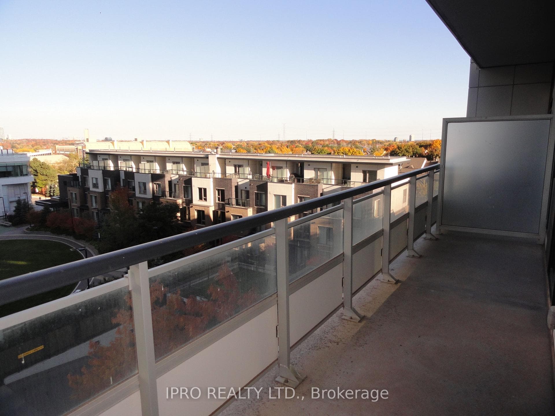 2560 Eglinton Avenue Unit 501 photo 20