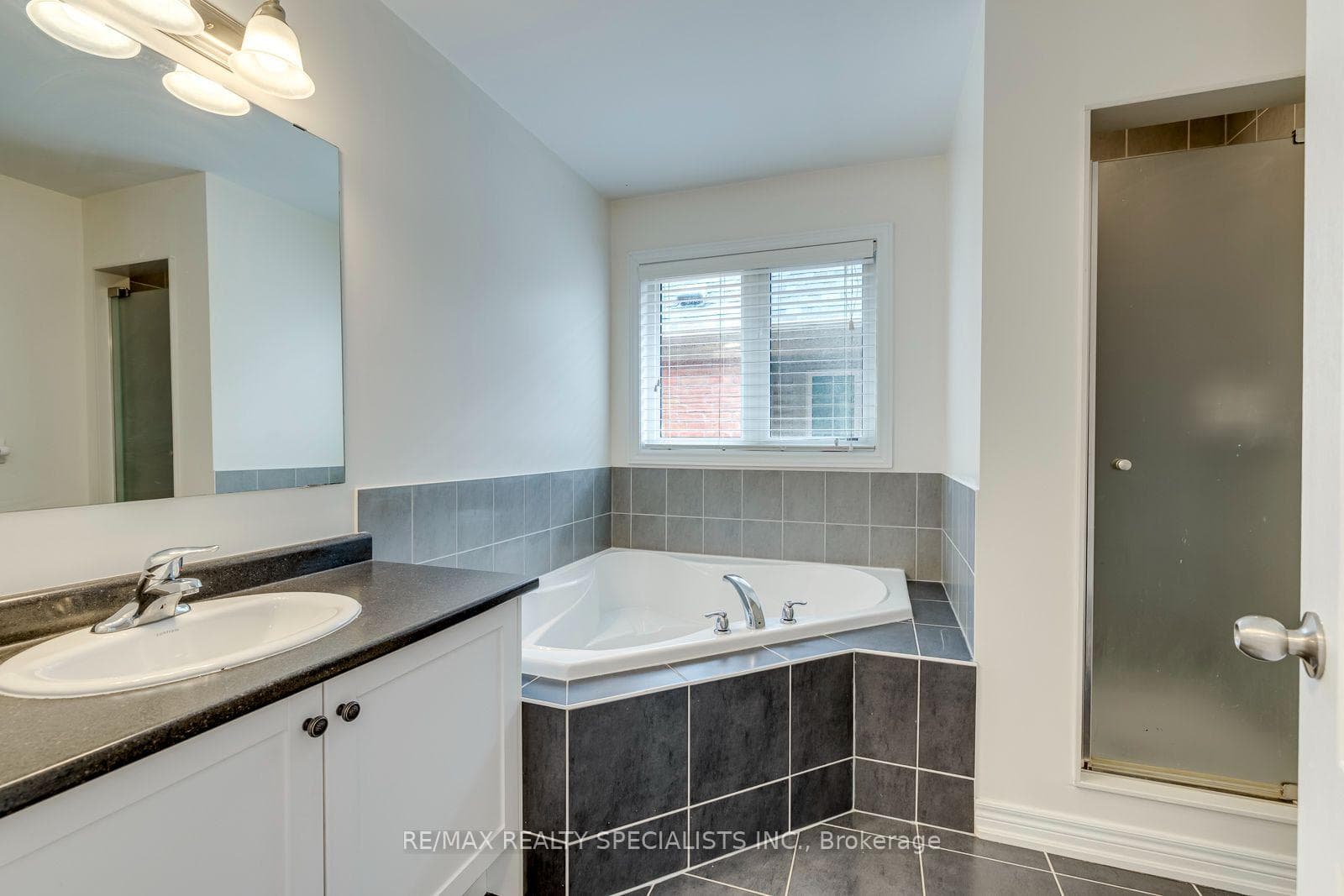 20 Wellman Crescent photo 31
