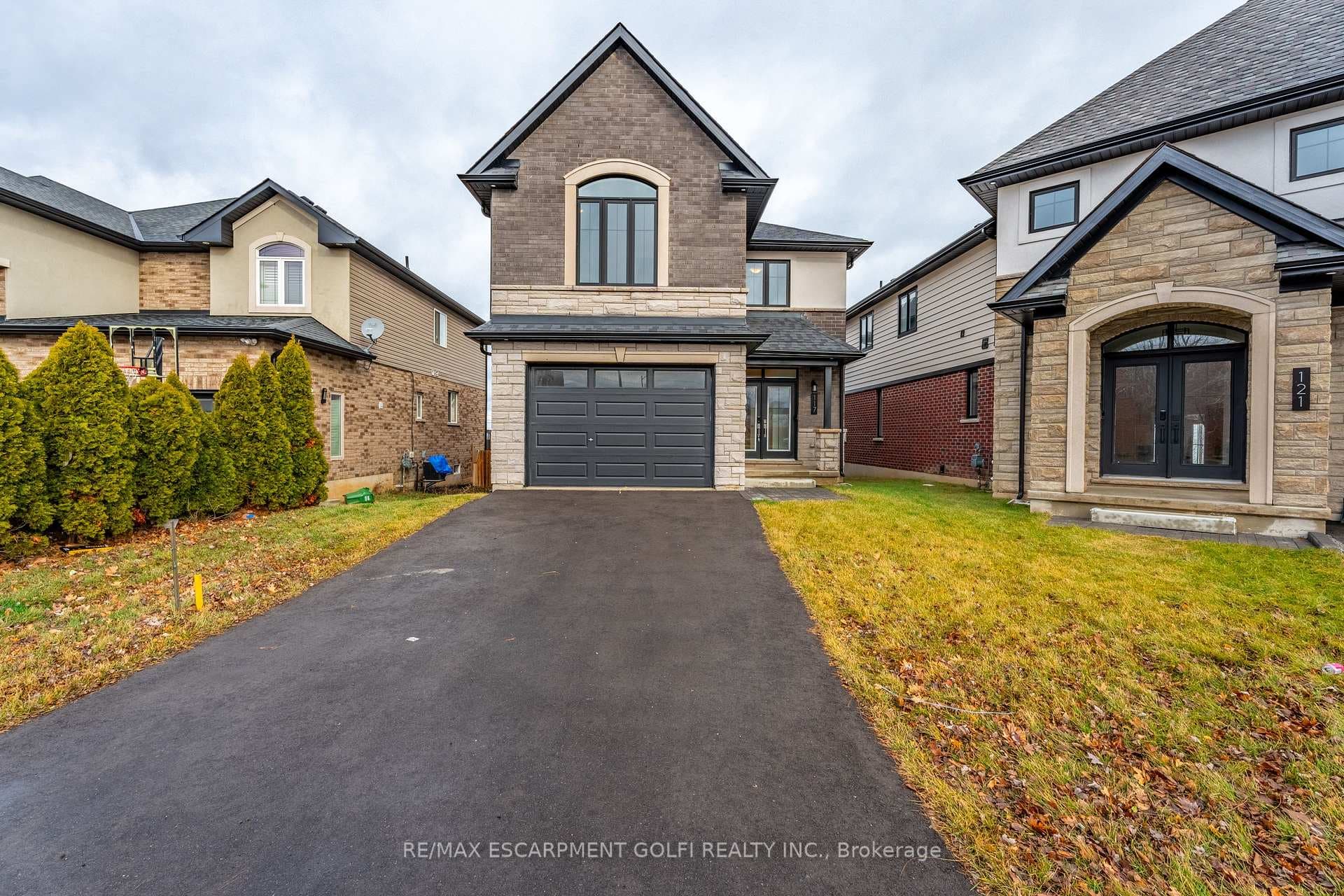 117 Whitefish Crescent photo 1
