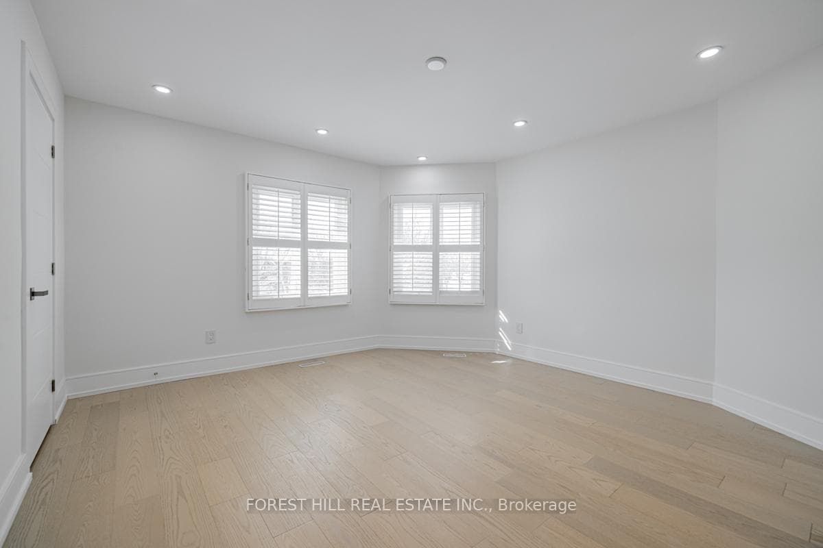 82 Devonsleigh Boulevard photo 39