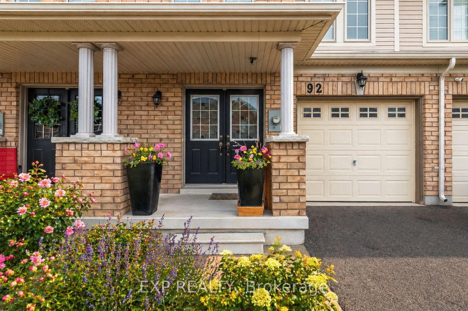 92 Keith Crescent photo 3