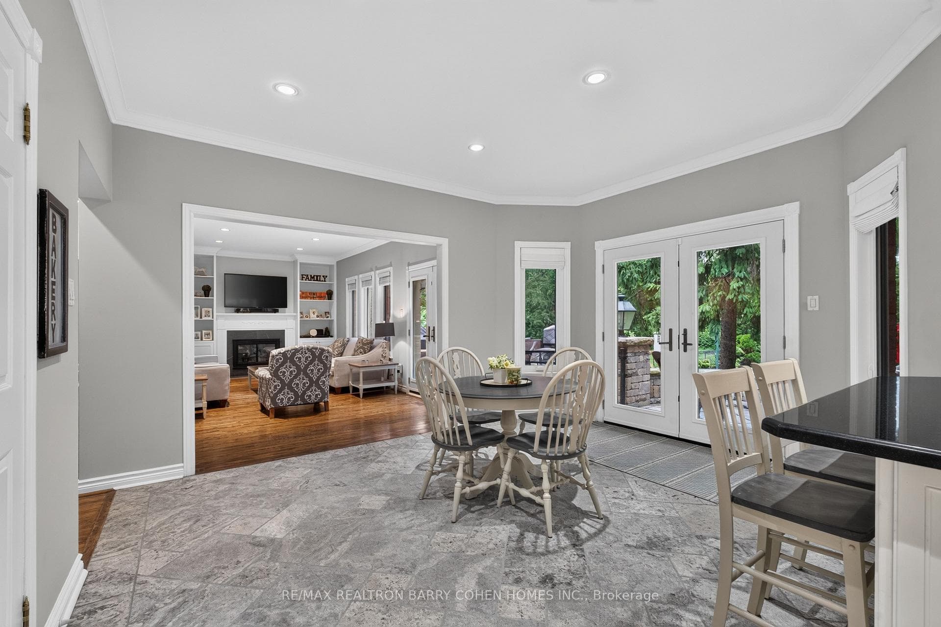 110 Upper Canada Drive photo 10