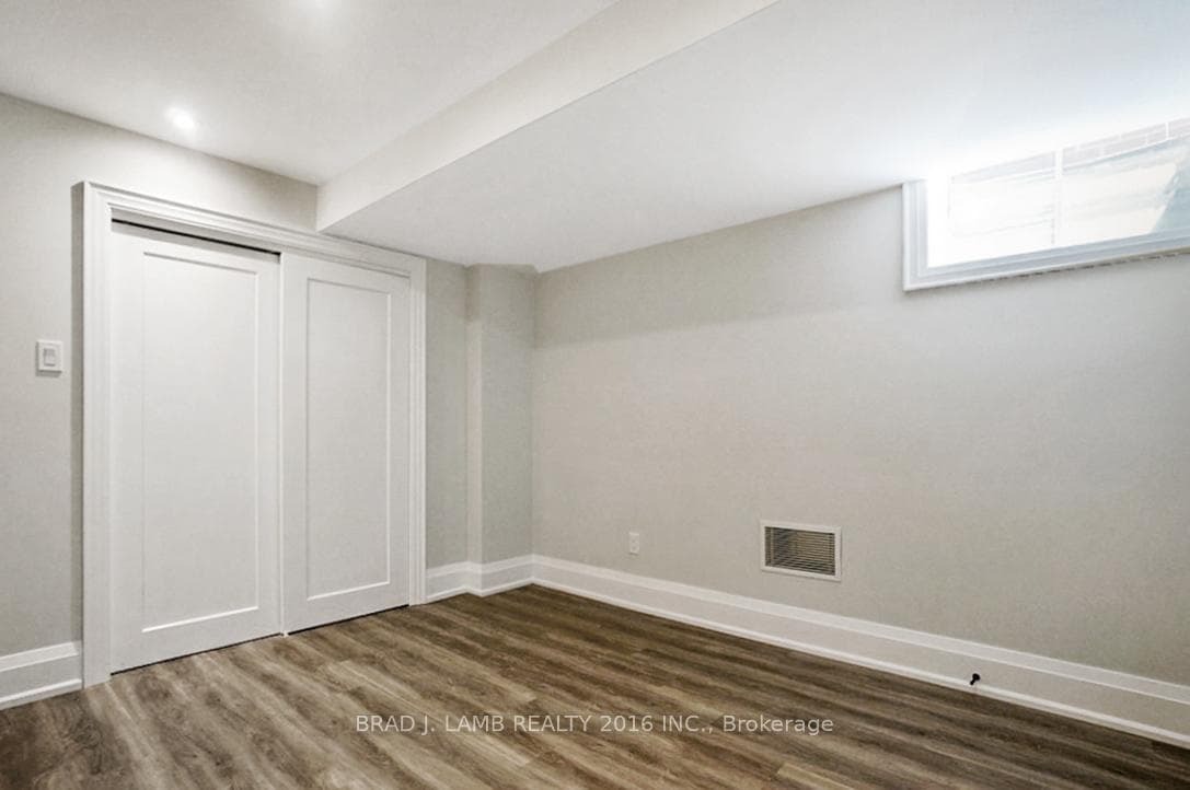 62 Royal Garden Boulevard Unit Basement photo 7