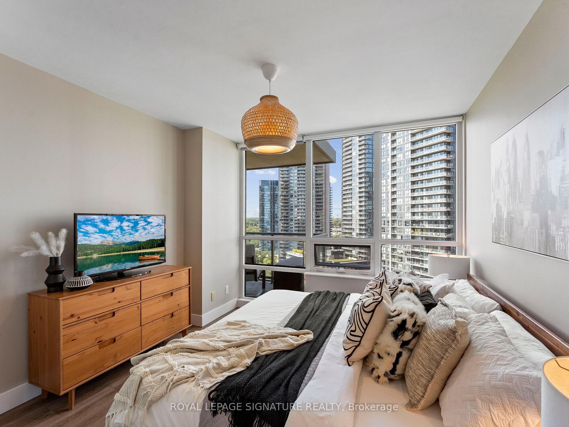 2230 Lake Shore Boulevard Unit 1704 photo 22