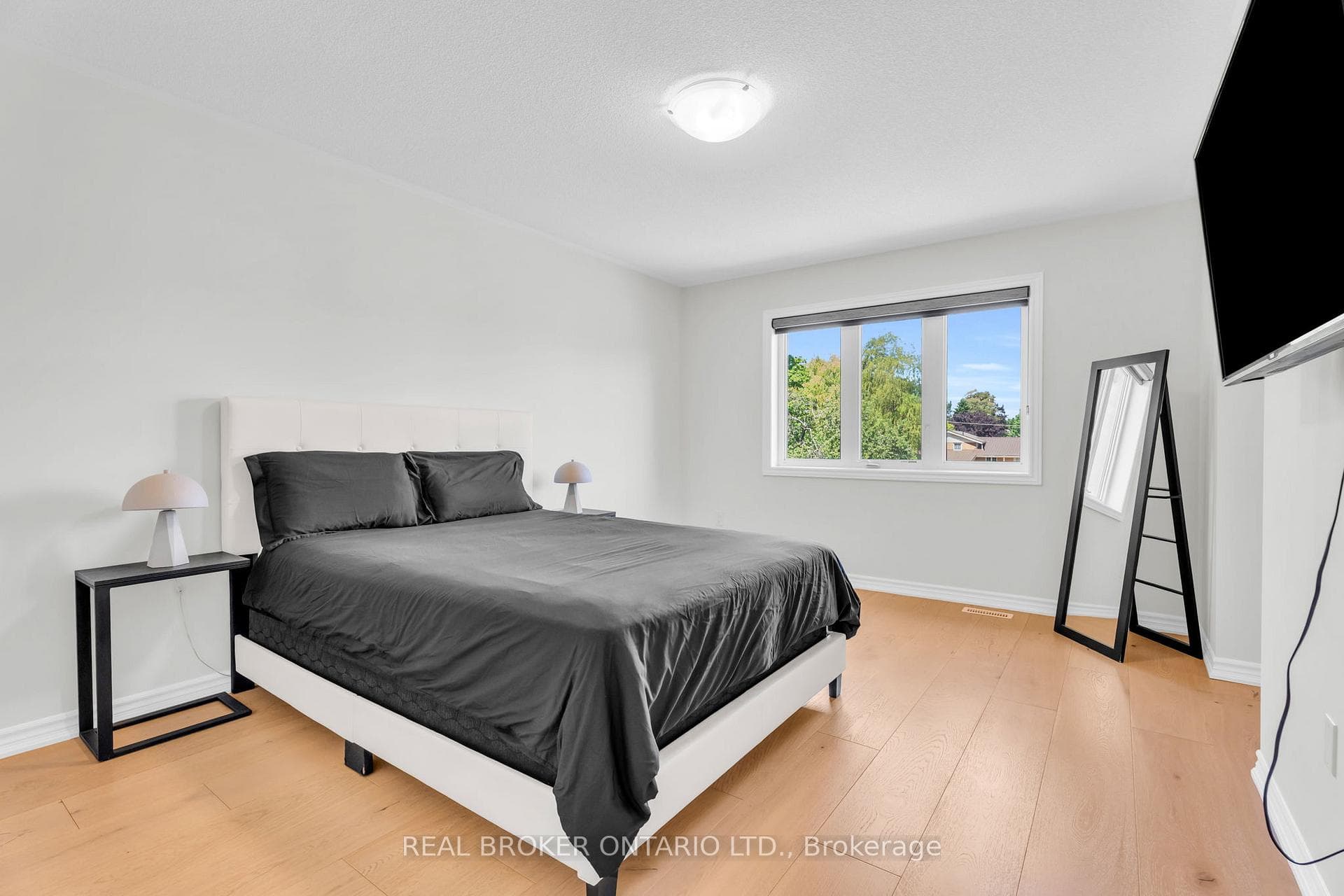 125 Werry Avenue photo 24