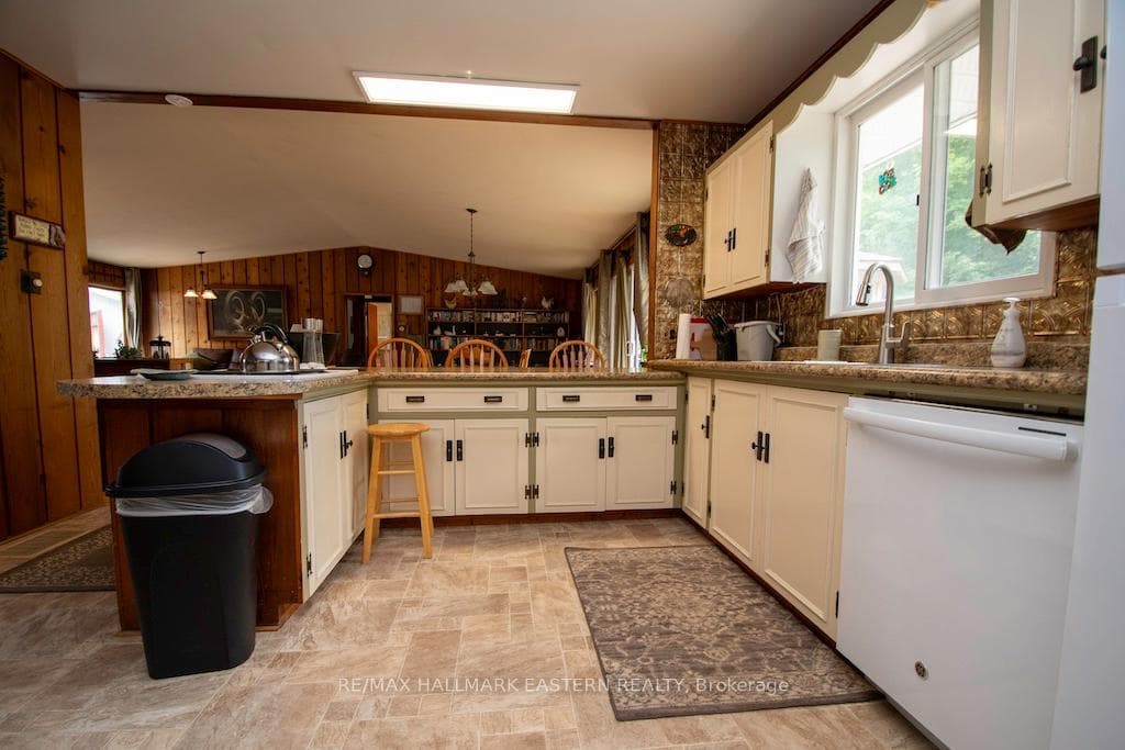 2630 Graham Road photo 13