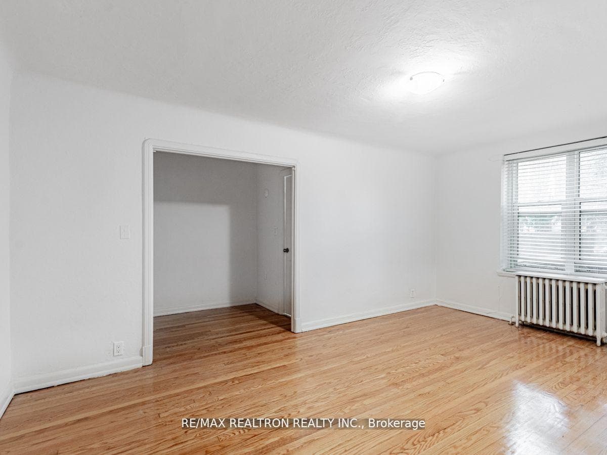 8 Mallory Gardens Unit 4 photo 11