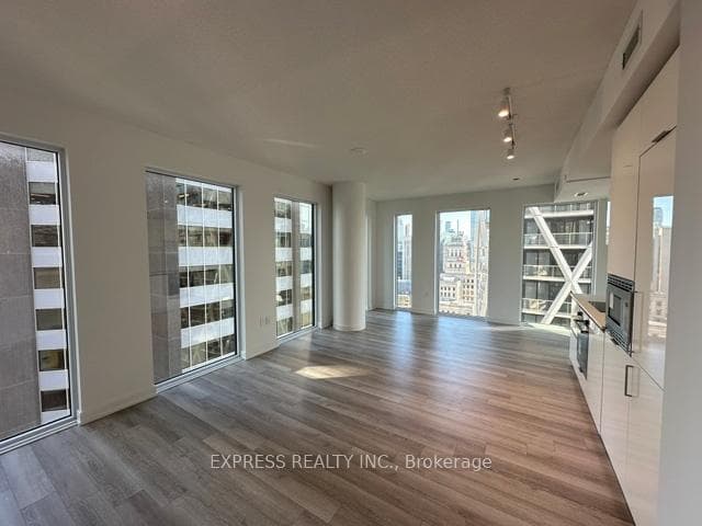 238 Simcoe Street Unit 2304 photo 3
