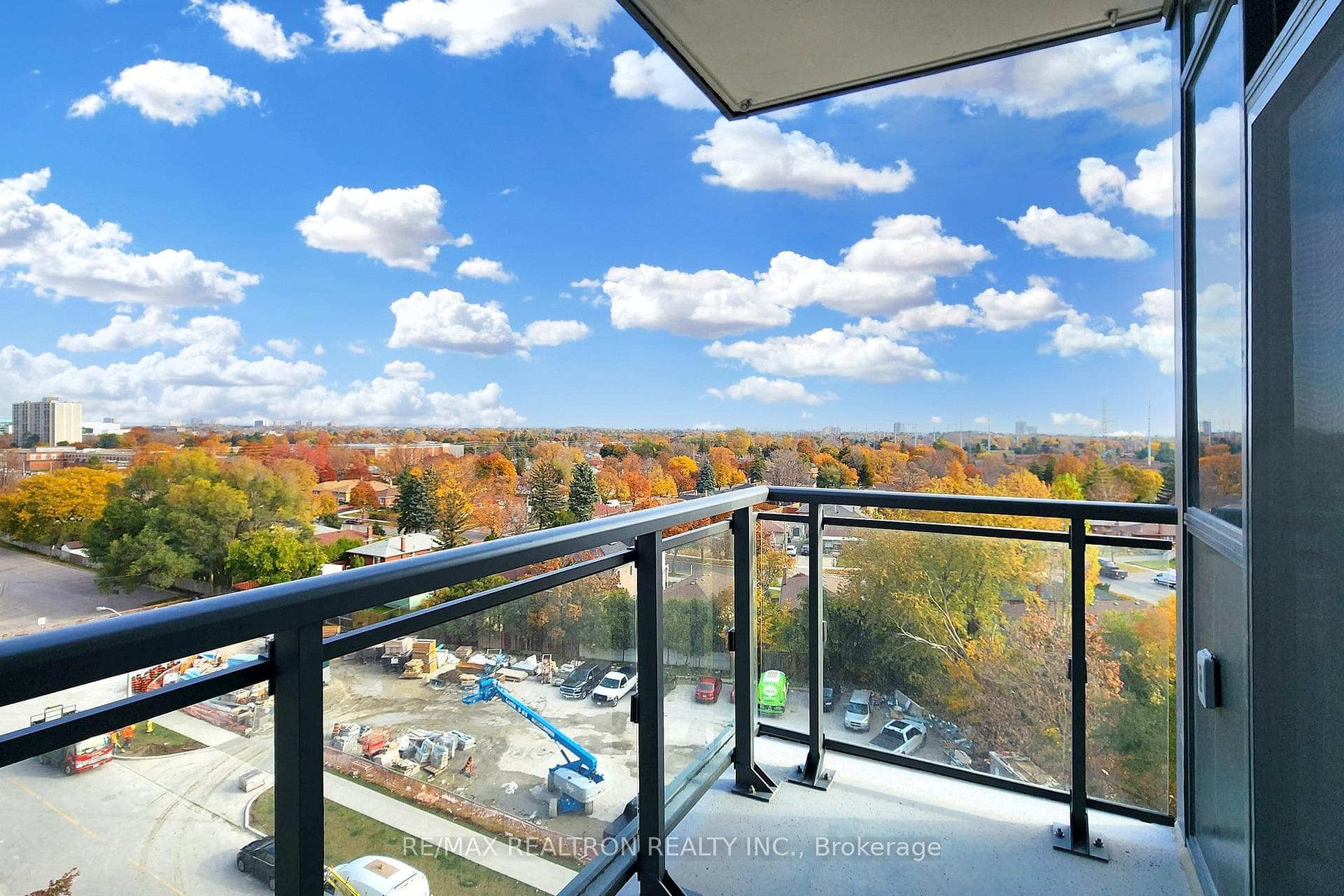 10 Meadowglen Place Unit 703 photo 38