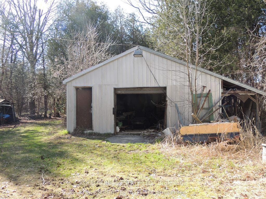 Garage / Shed