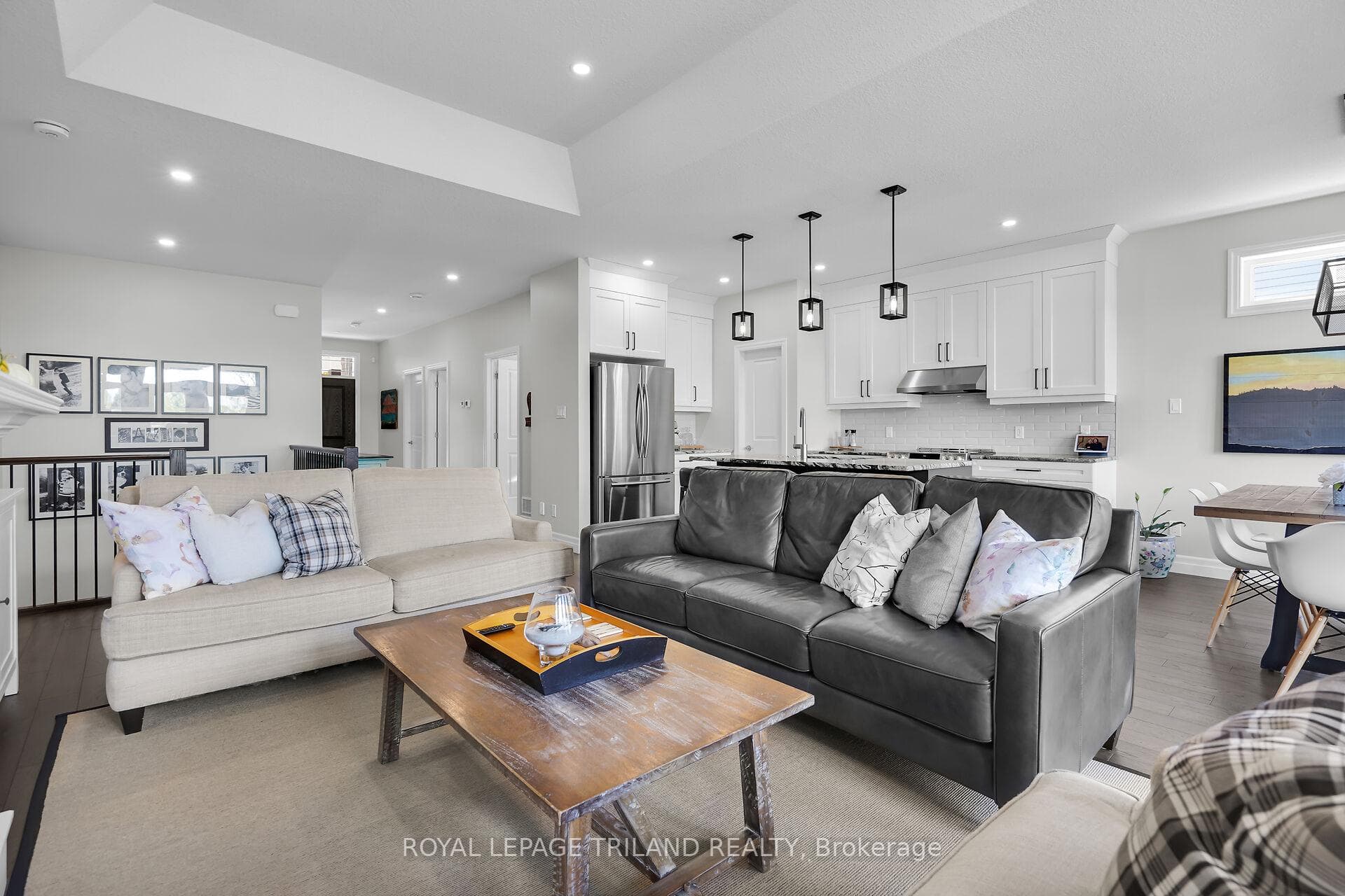 Main Floor: Living Room/Kitchen