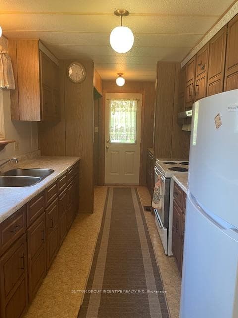 1 Redwood Court photo 4