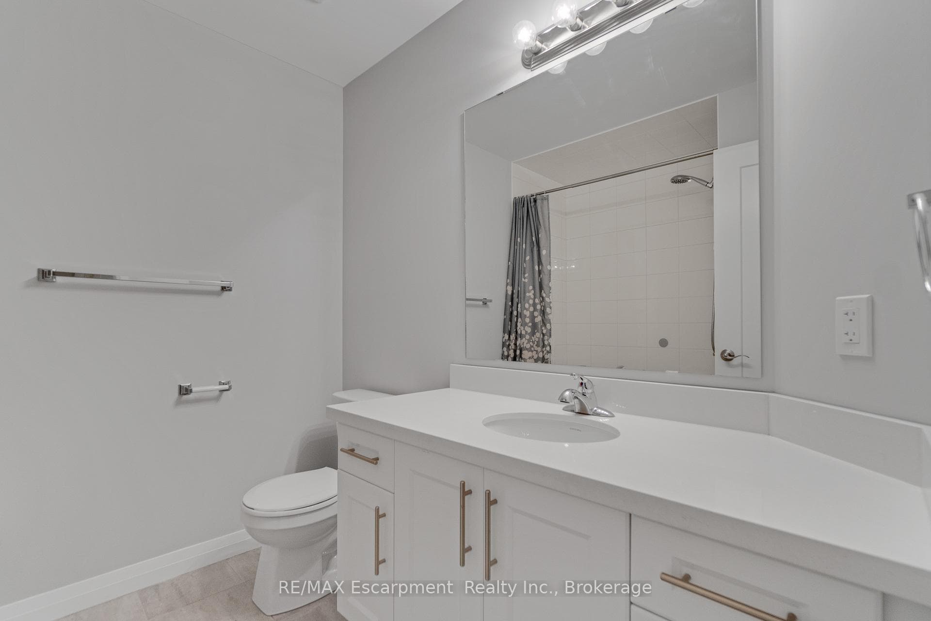 53 Aquarius Crescent photo 24