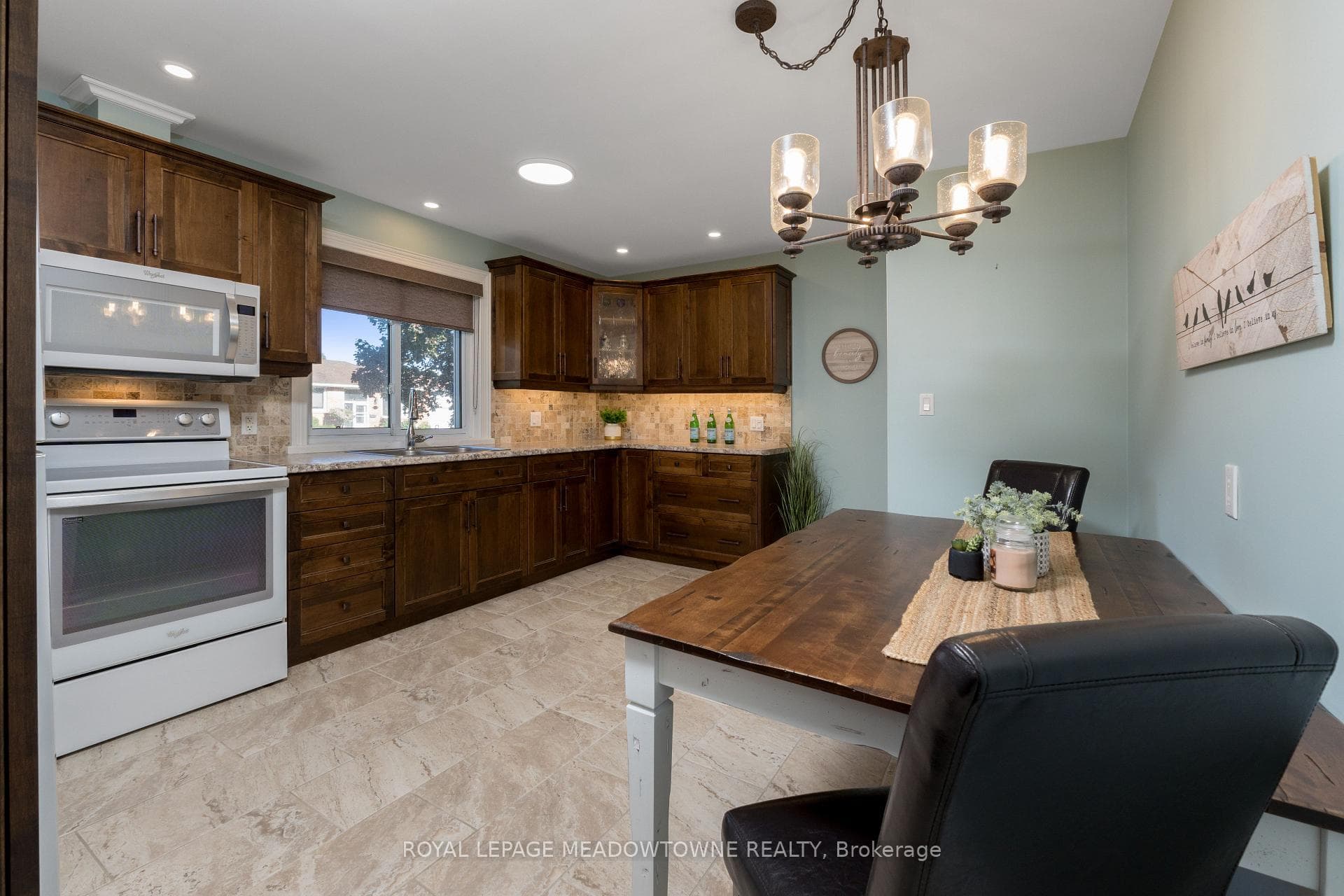 138 Elizabeth Drive photo 13