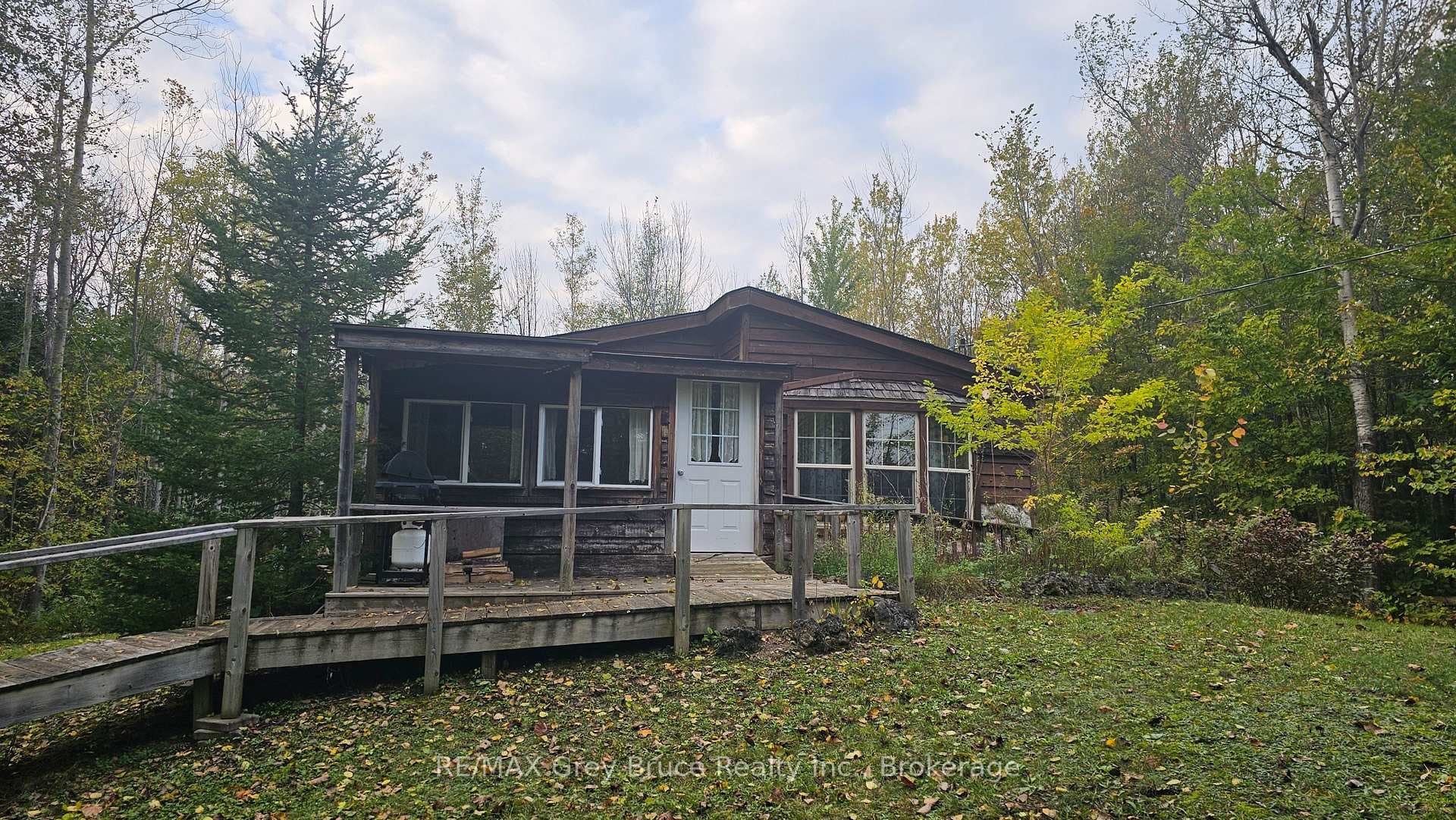 41 Maple Drive photo 2