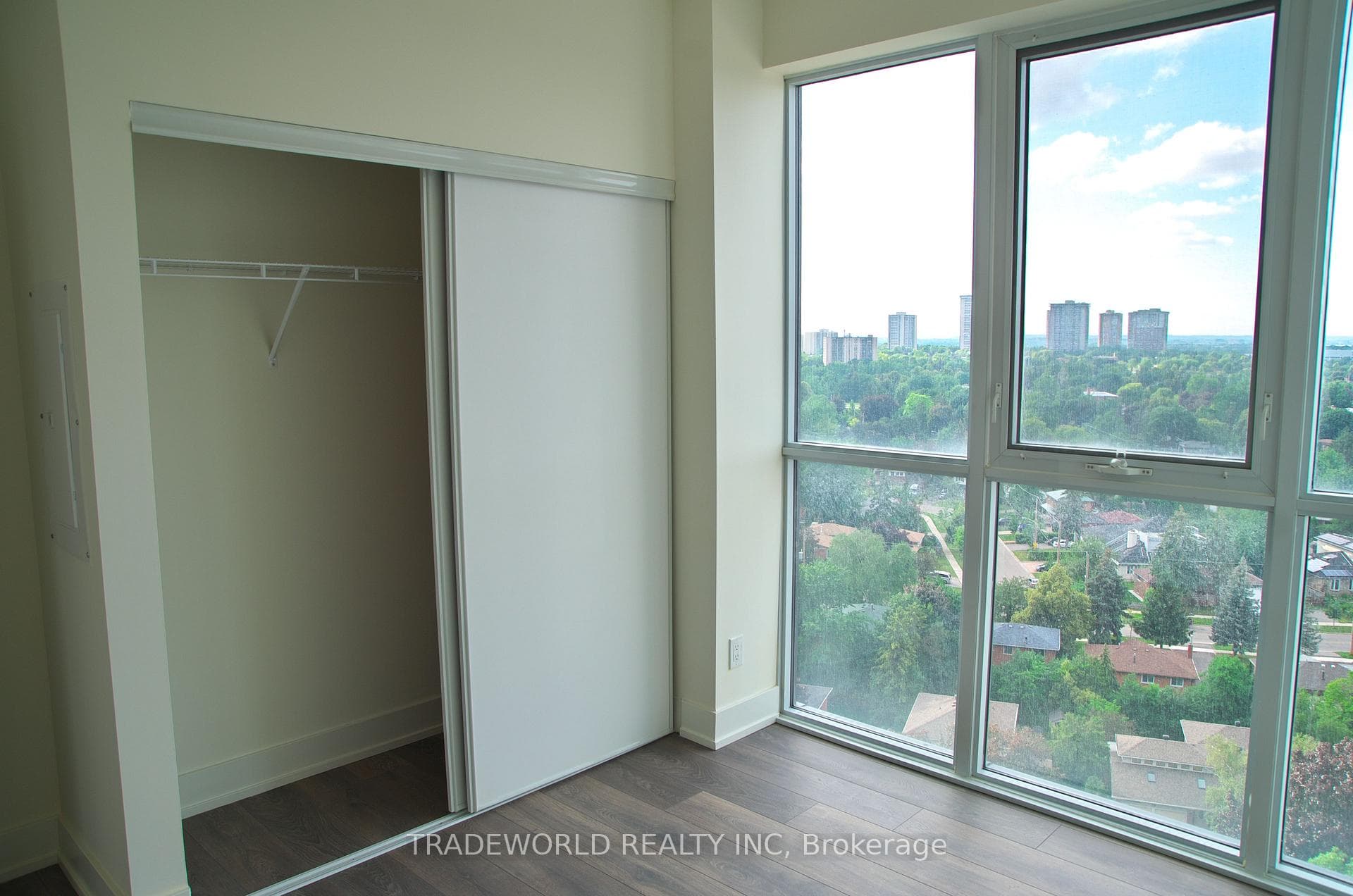 180 Fairview Mall Drive Unit 1606 photo 4